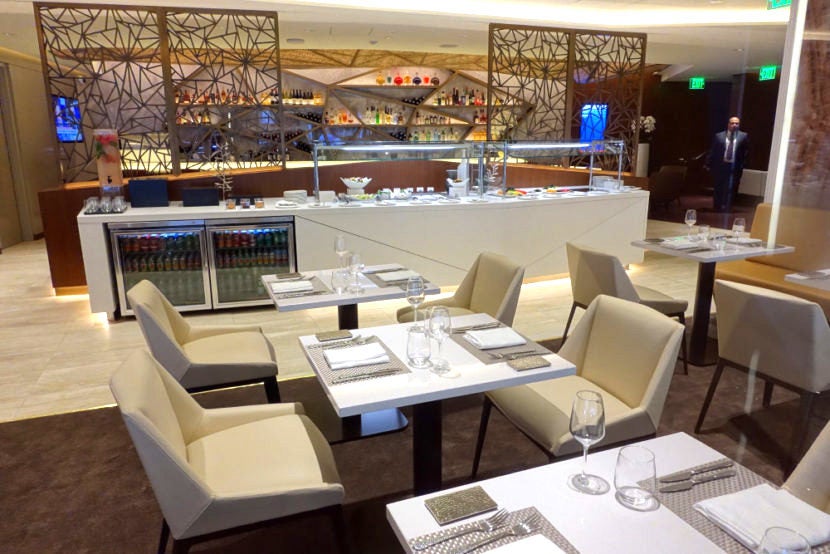 Etihad LAX Lounge Review