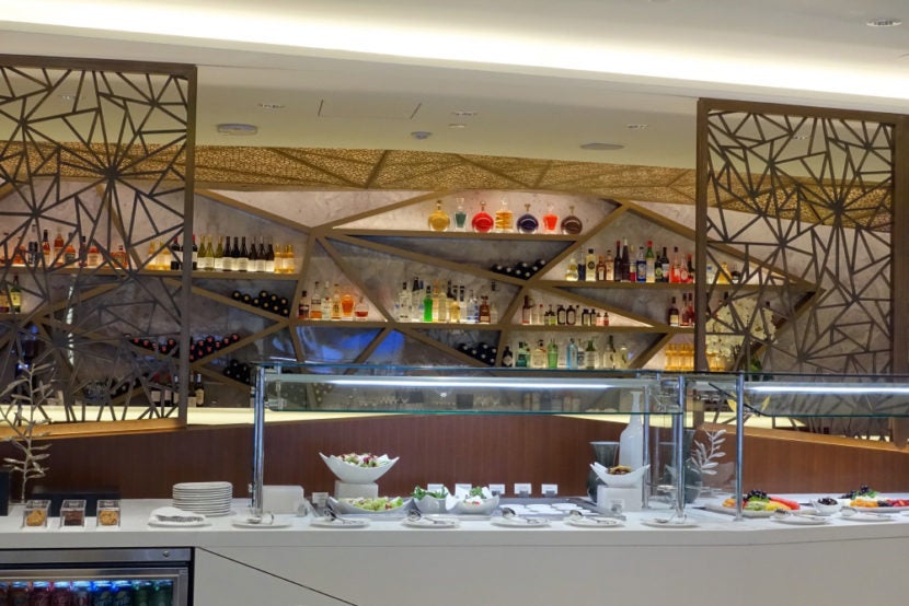 Etihad LAX Lounge Review